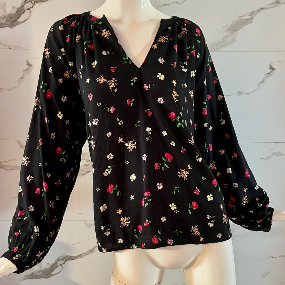 Old Navy Black Floral Flowy V-Neck Blouse - Long Sleeves, Size M, Relaxed Fit